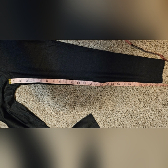 Offline by Aerie Ribbed Shine High Waisted 7/8 Legging in Black Size M - Picture 9 of 11